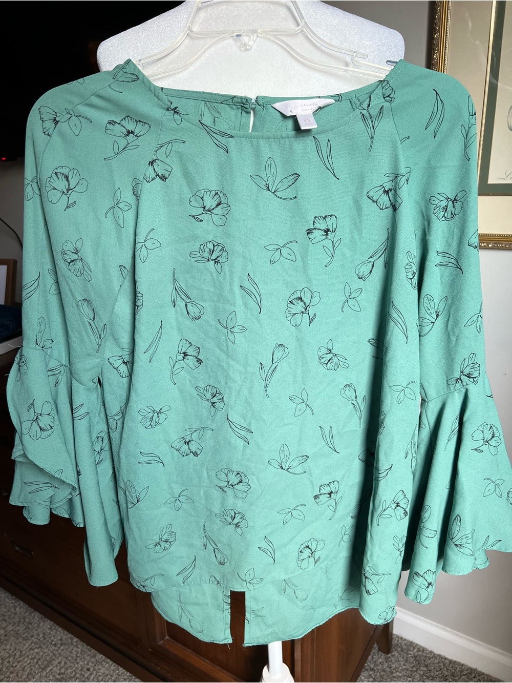 LC Lauren Conrad Mint Green Floral Bell-Sleeve Top